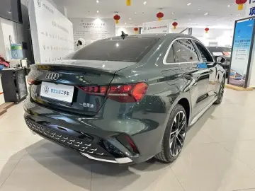 2025 Audi A3 с пробегом 24 000 км