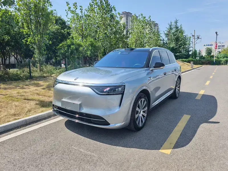 2025 Aito M8 с пробегом 12 000 км