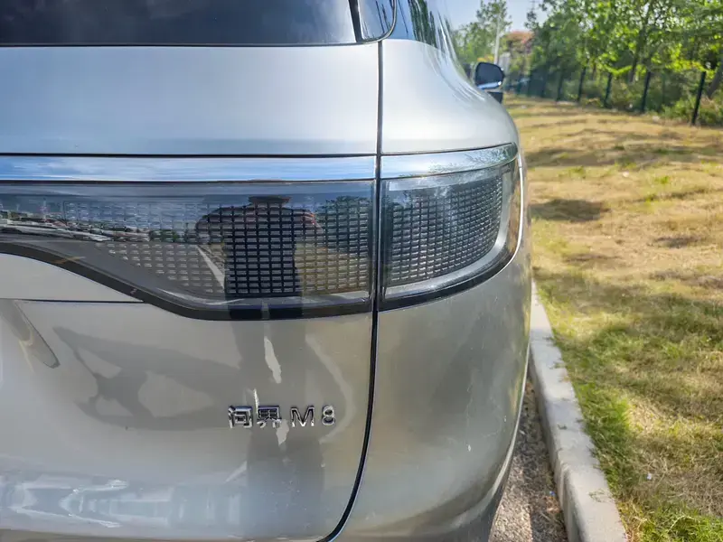 2025 Aito M8 с пробегом 12 000 км
