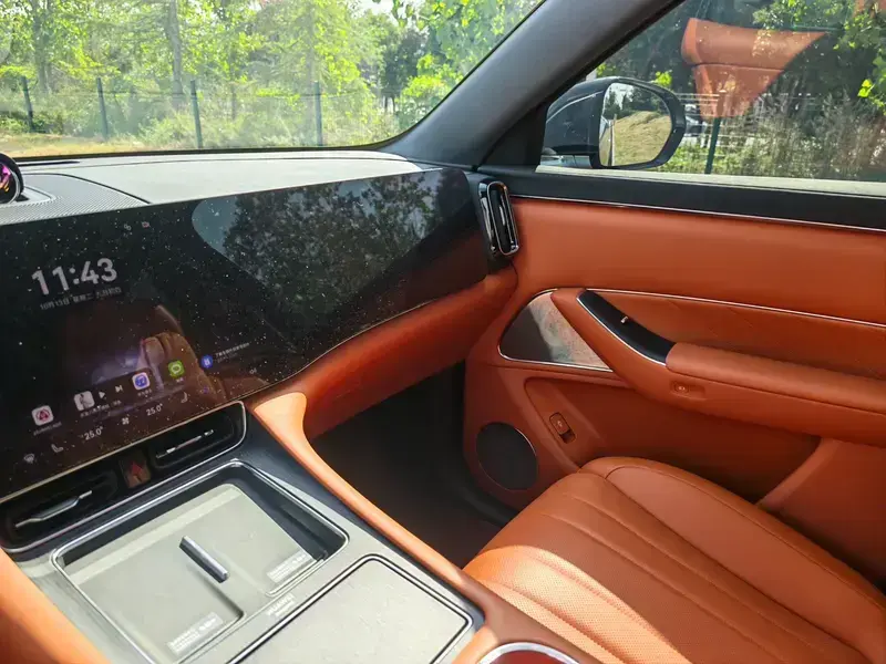 2025 Aito M8 с пробегом 12 000 км
