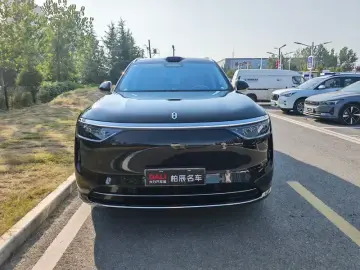 2025 Aito M8 с пробегом 28 000 км