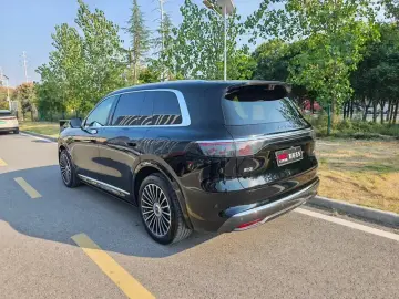 2025 Aito M8 с пробегом 28 000 км