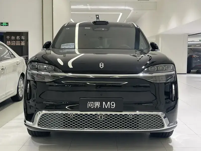 2026 Aito M9 с пробегом 100 км