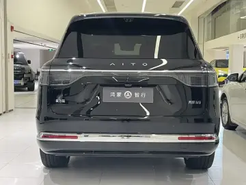 2026 Aito M9 с пробегом 100 км