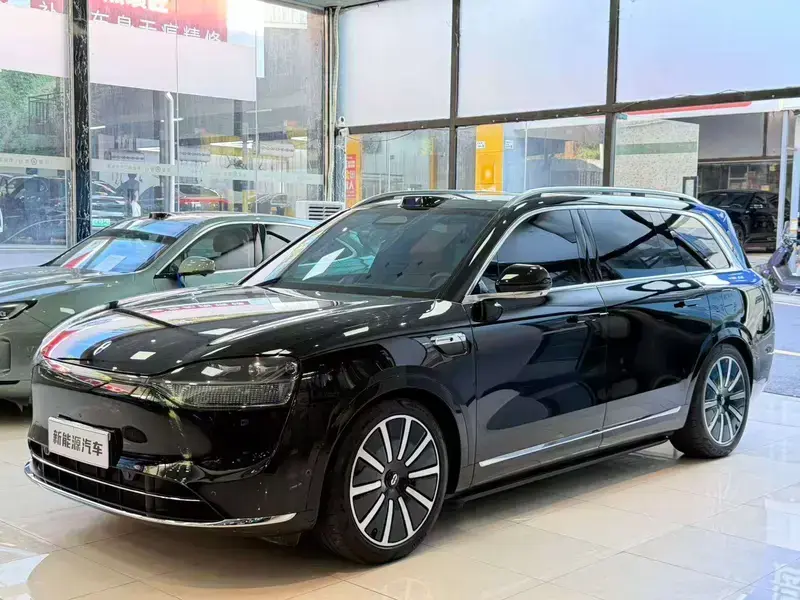 2025 Aito M9 с пробегом 21 000 км