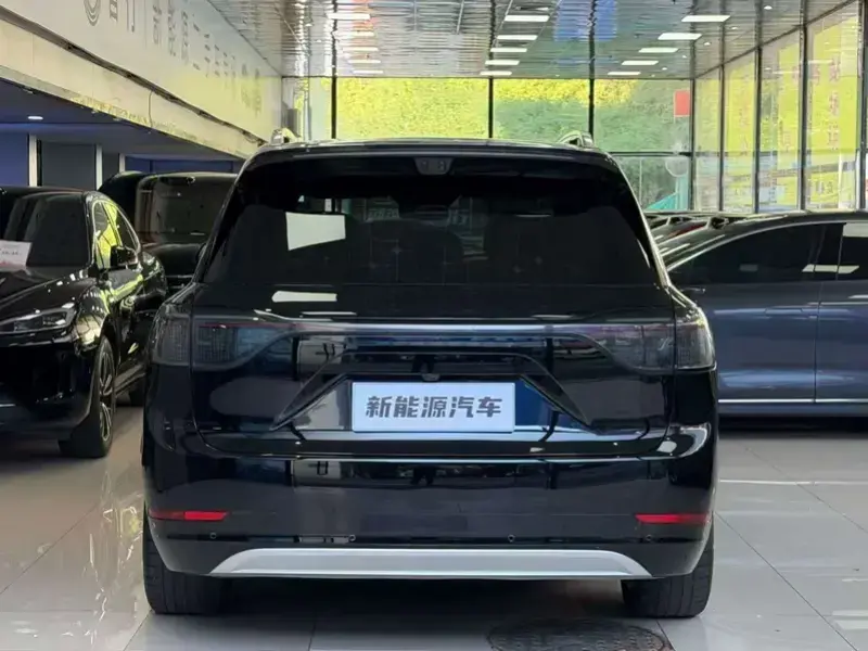 2025 Aito M9 с пробегом 21 000 км