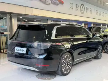 2025 Aito M9 с пробегом 21 000 км