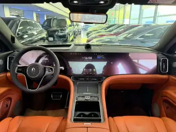 2025 Aito M9 с пробегом 21 000 км
