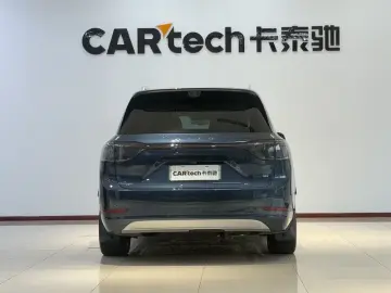 2025 Aito M9 с пробегом 28 000 км