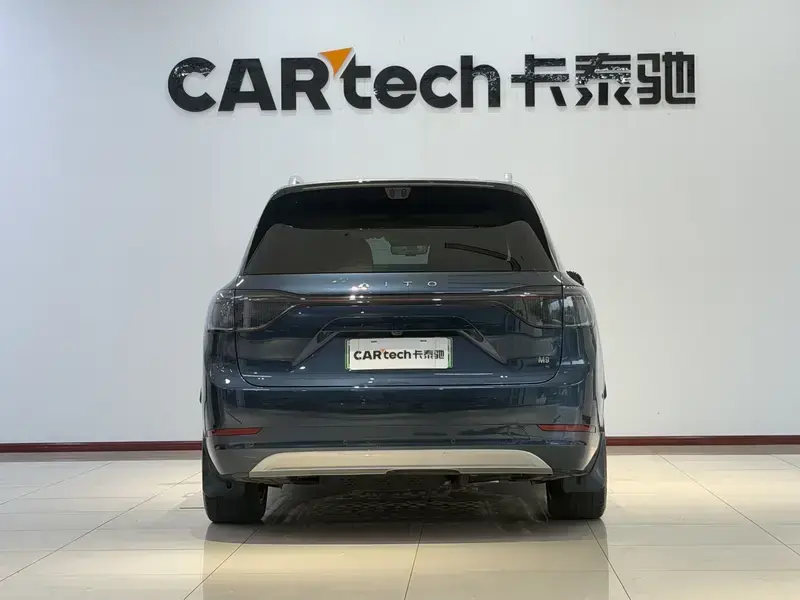 2025 Aito M9 с пробегом 28 000 км