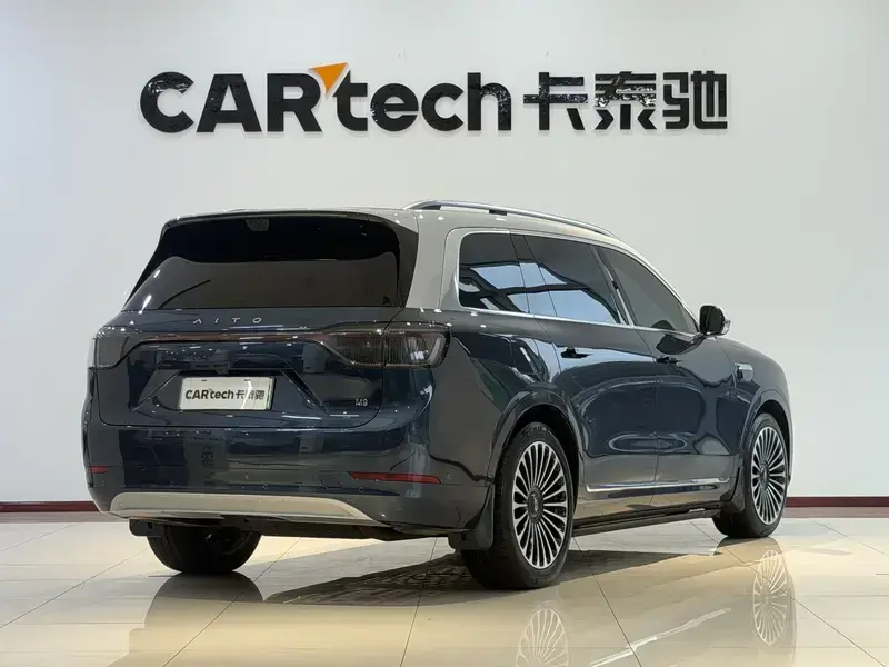 2025 Aito M9 с пробегом 28 000 км