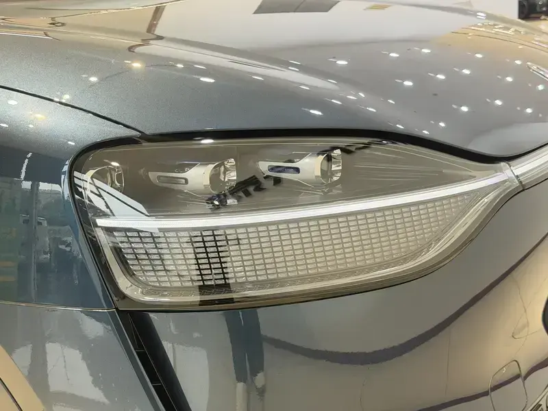 2025 Aito M9 с пробегом 28 000 км