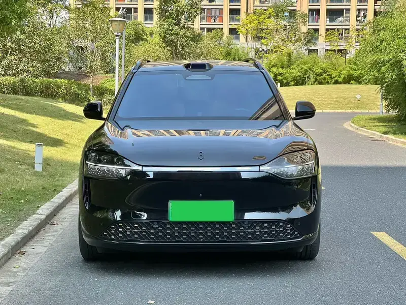 2024 Aito M9 с пробегом 27 000 км