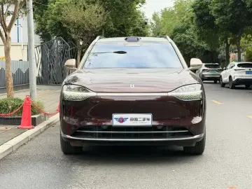 2025 Aito M9 с пробегом 38 000 км