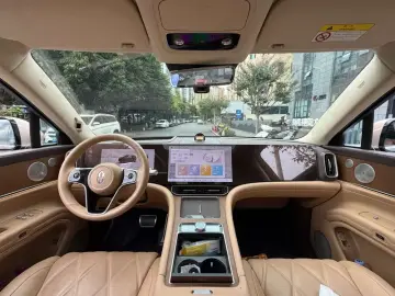 2025 Aito M9 с пробегом 38 000 км
