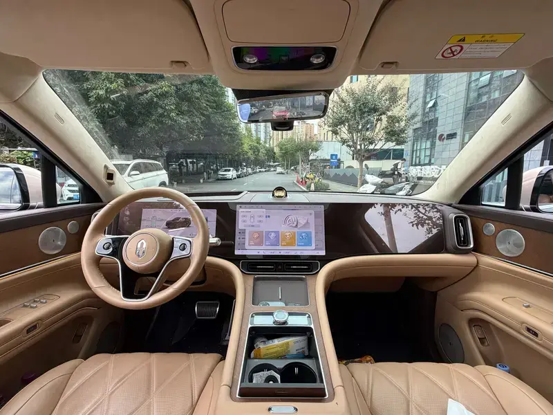 2025 Aito M9 с пробегом 38 000 км