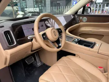 2025 Aito M9 с пробегом 38 000 км