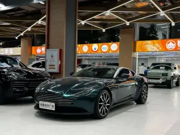2020 Aston Martin DB11 с пробегом 34 000 км