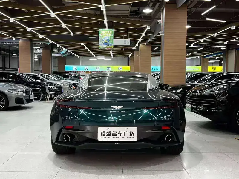 2020 Aston Martin DB11 с пробегом 34 000 км