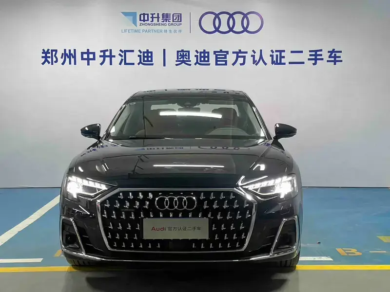 2025 Audi A8 с пробегом 2 000 км
