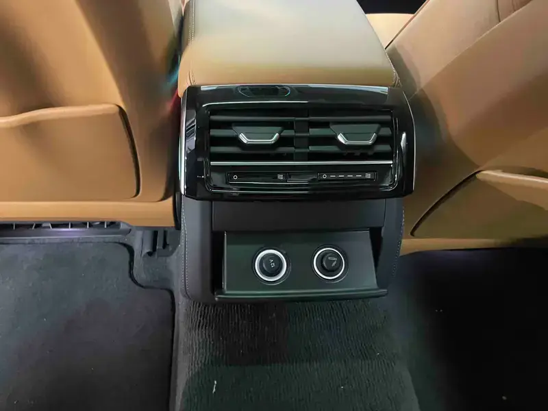 2025 Audi A8 с пробегом 2 000 км