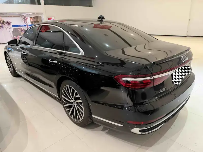 2024 Audi A8 с пробегом 19 000 км