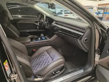 2024 Audi A8 с пробегом 19 000 км