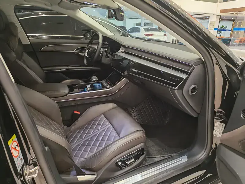 2024 Audi A8 с пробегом 19 000 км