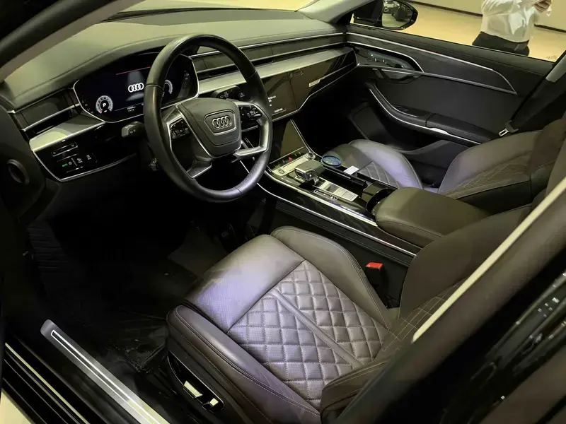2024 Audi A8 с пробегом 19 000 км
