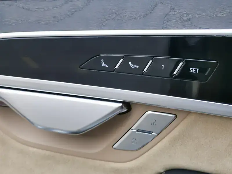 2021 Audi A8 с пробегом 73 000 км