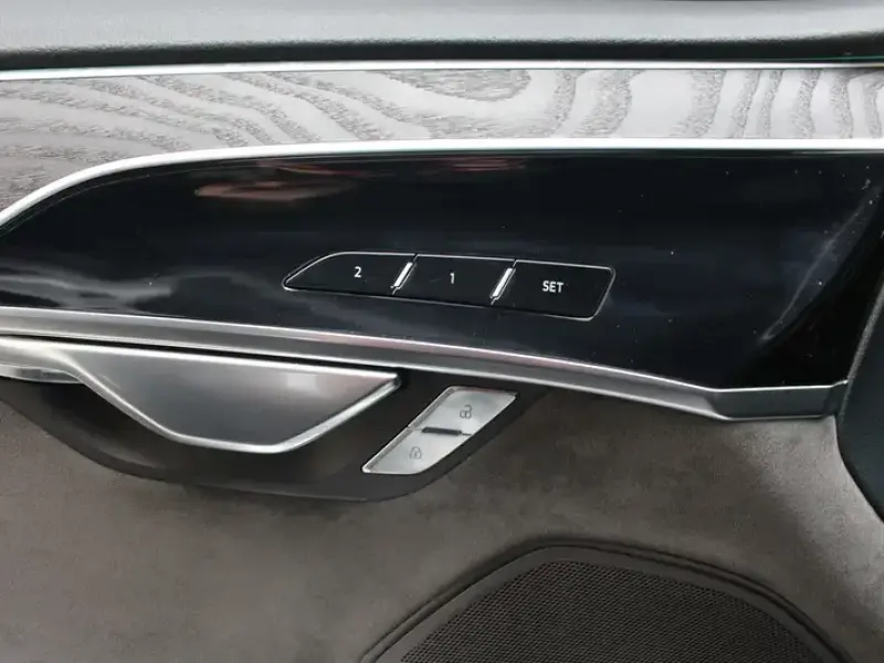 2022 Audi A8 с пробегом 61 500 км
