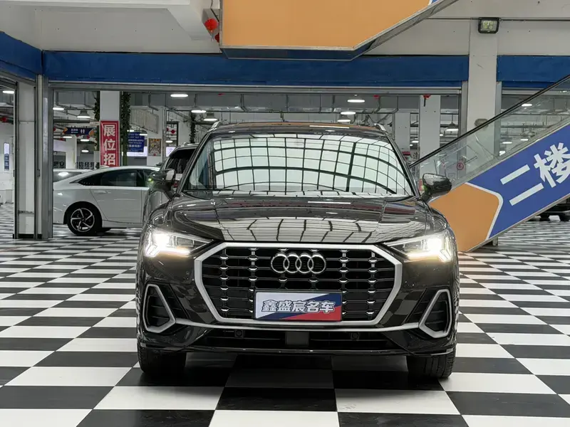 2022 Audi Q3 с пробегом 110 000 км