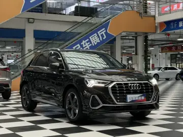 2022 Audi Q3 с пробегом 110 000 км