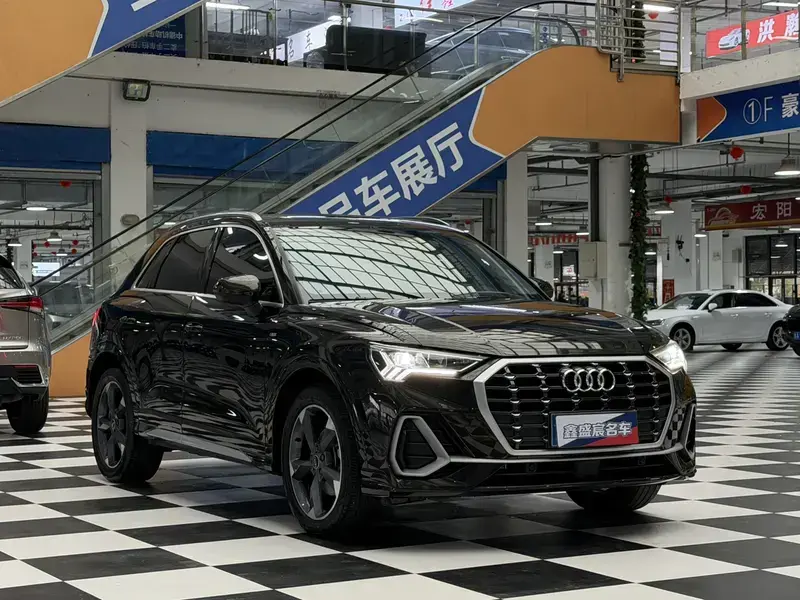 2022 Audi Q3 с пробегом 110 000 км