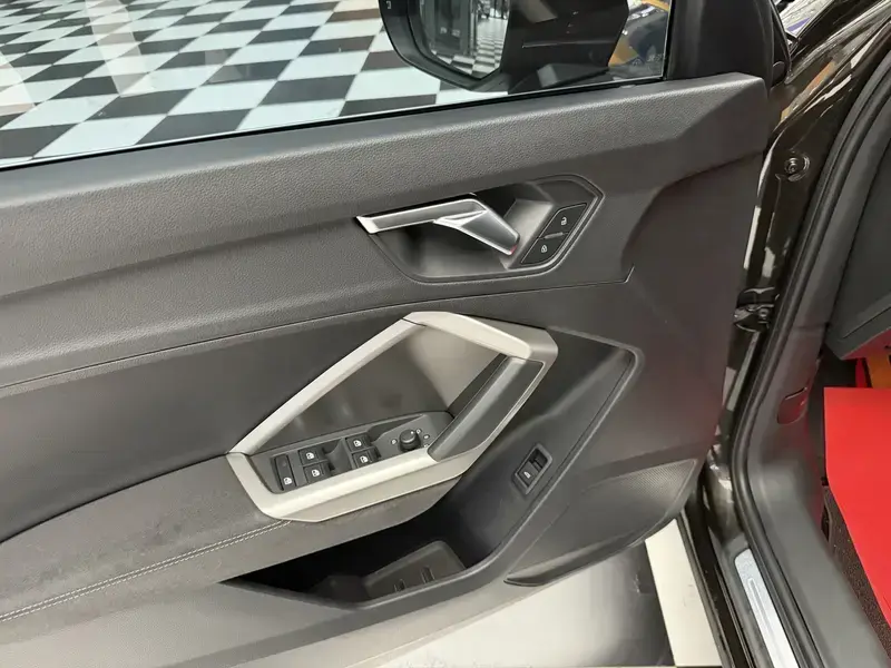2022 Audi Q3 с пробегом 110 000 км
