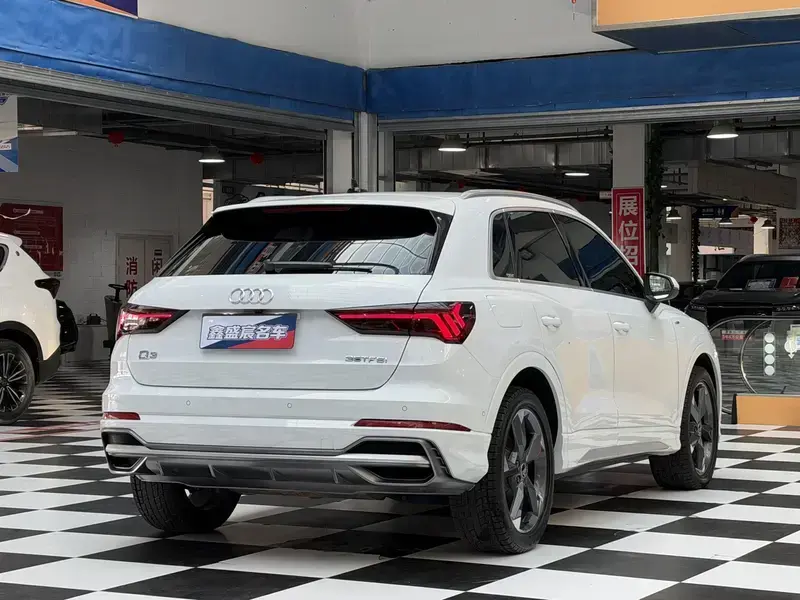 2022 Audi Q3 с пробегом 96 000 км
