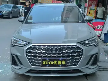 2024 Audi Q3 с пробегом 13 000 км