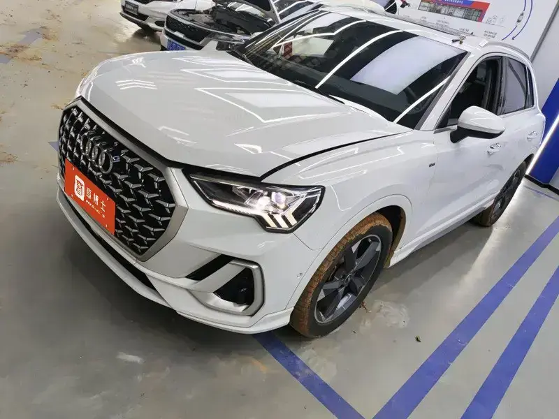 2024 Audi Q3 с пробегом 19 000 км