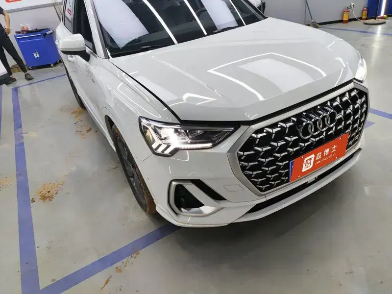 2024 Audi Q3 с пробегом 19 000 км