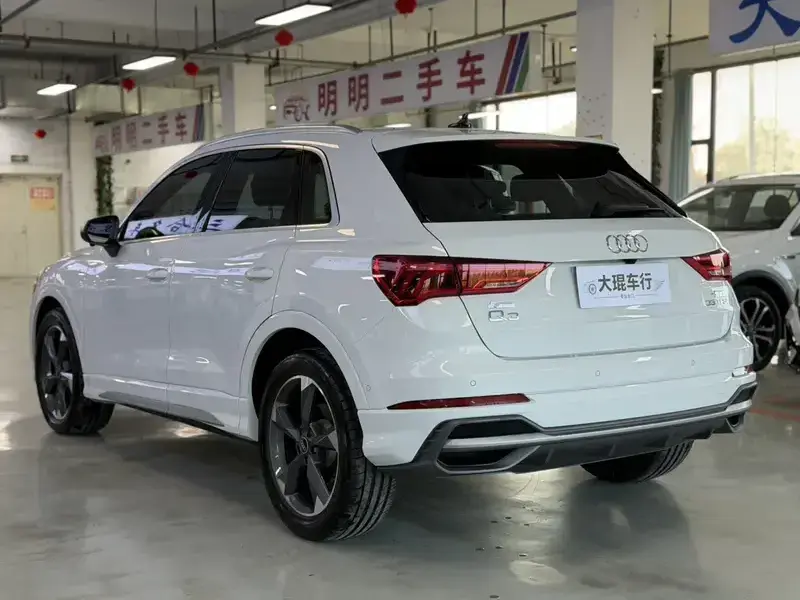 2022 Audi Q3 с пробегом 40 000 км