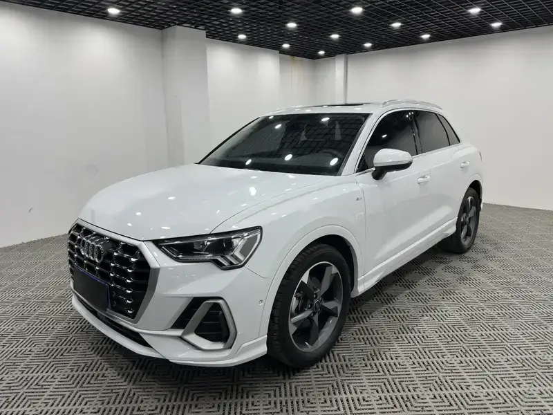 2022 Audi Q3 с пробегом 43 700 км