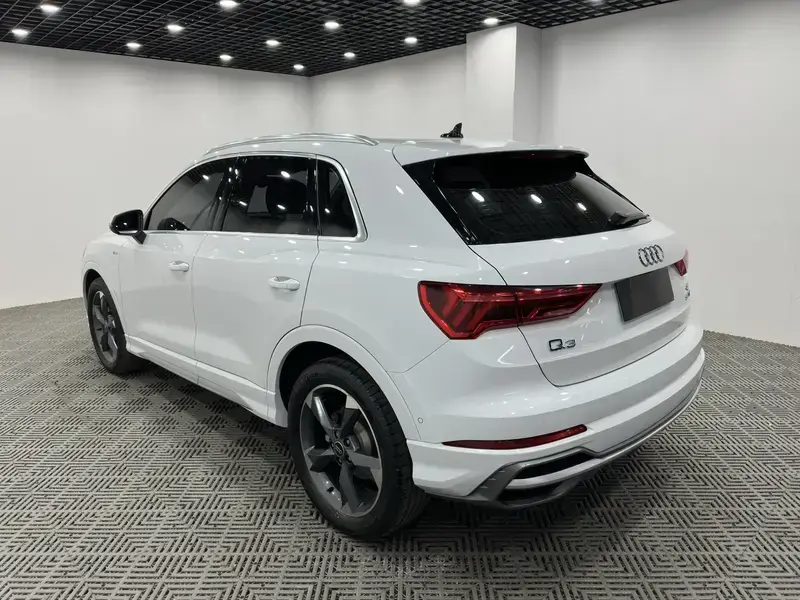 2022 Audi Q3 с пробегом 43 700 км
