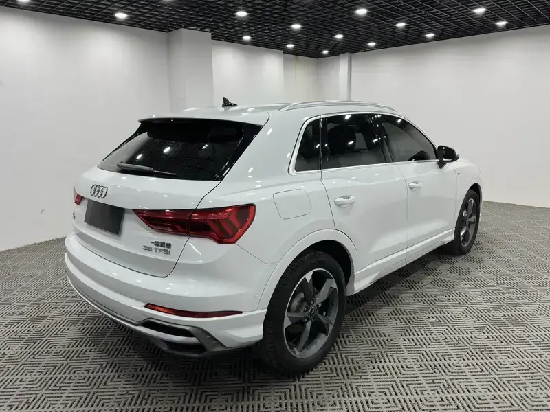 2022 Audi Q3 с пробегом 43 700 км