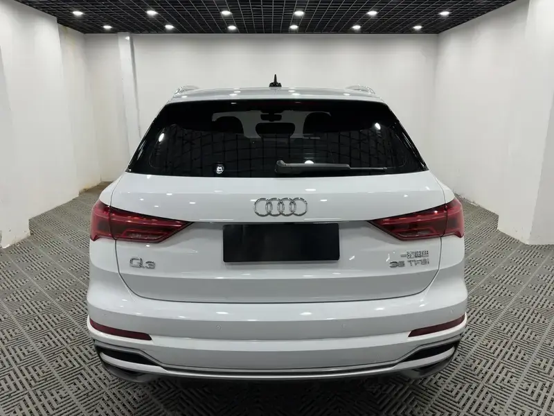 2022 Audi Q3 с пробегом 43 700 км