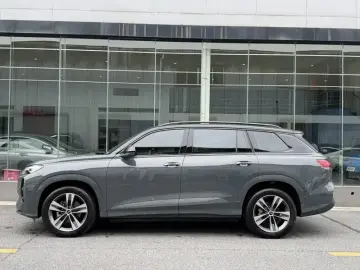 2023 Audi Q6 с пробегом 14 000 км