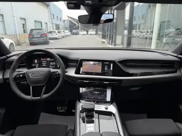 2023 Audi Q6 с пробегом 14 000 км