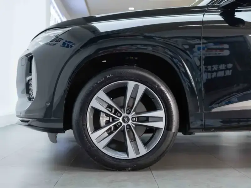 2024 Audi Q6 с пробегом 17 000 км
