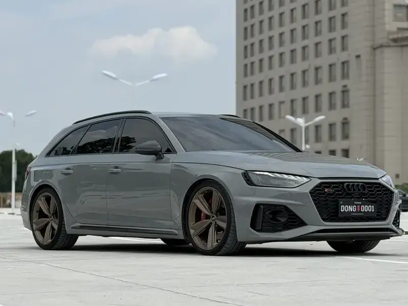 2022 Audi RS 4 с пробегом 35 000 км