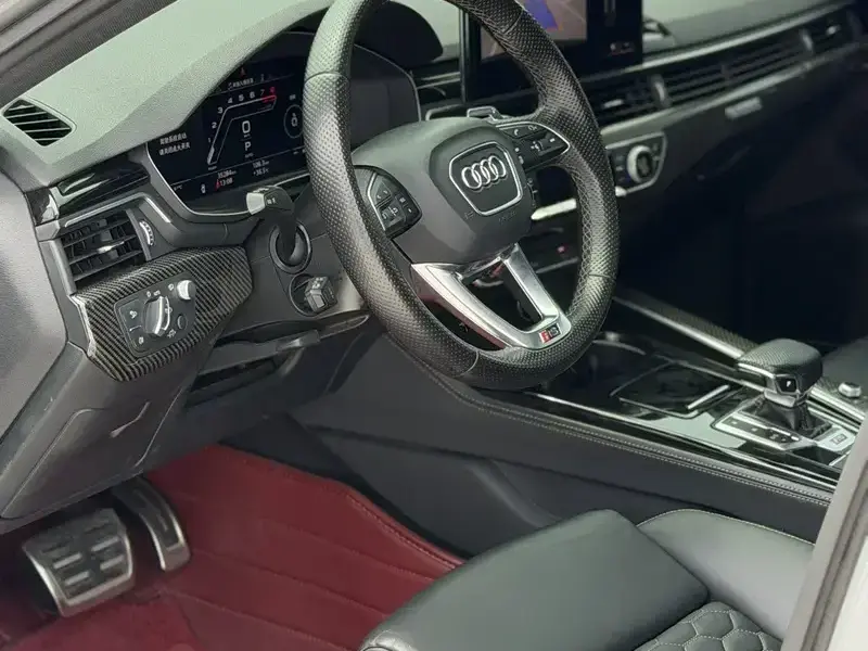 2022 Audi RS 4 с пробегом 35 000 км