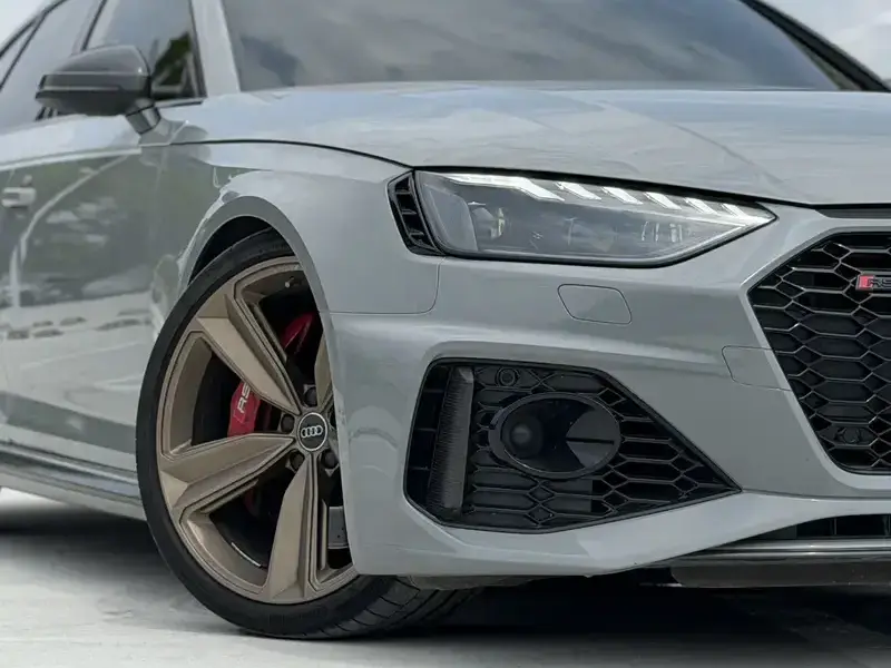 2022 Audi RS 4 с пробегом 35 000 км